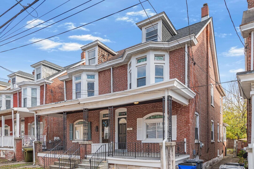 378 N Evans St in Pottstown, PA - Building Photo