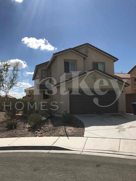 5333 Country Retreat Ct in Las Vegas, NV - Building Photo