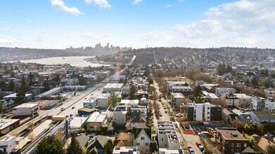 804 N Motor Pl in Seattle, WA - Building Photo - Building Photo