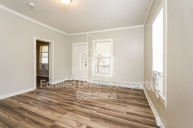 2012 Row St in Winston-Salem, NC - Building Photo - Building Photo