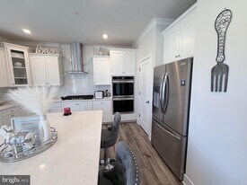 2835 Bridgewater Dr in Bryans Road, MD - Building Photo