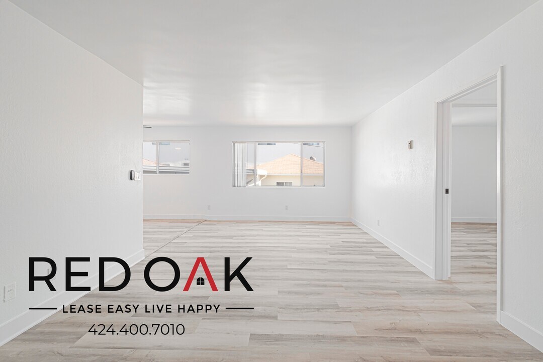326 W Queen St in Inglewood, CA - Building Photo