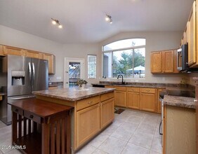 6546 W Tonopah Dr in Glendale, AZ - Foto de edificio - Building Photo