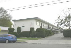 12346 Dunrobin Ave Apartments