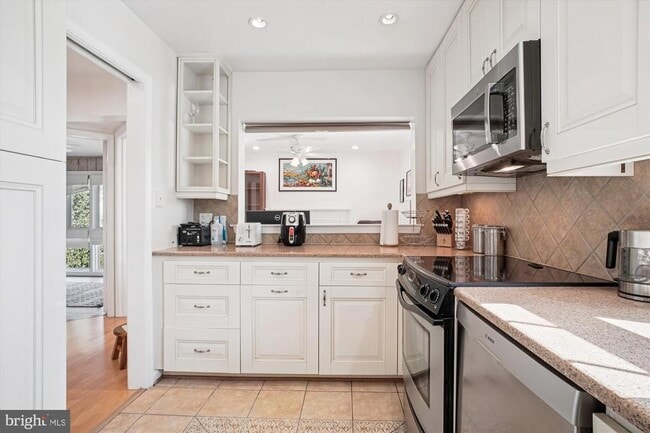 10715 Kings Riding Way in North Bethesda, MD - Building Photo - Building Photo