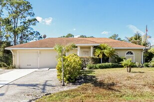 1022 Anaconda Ave S in Lehigh Acres, FL - Building Photo