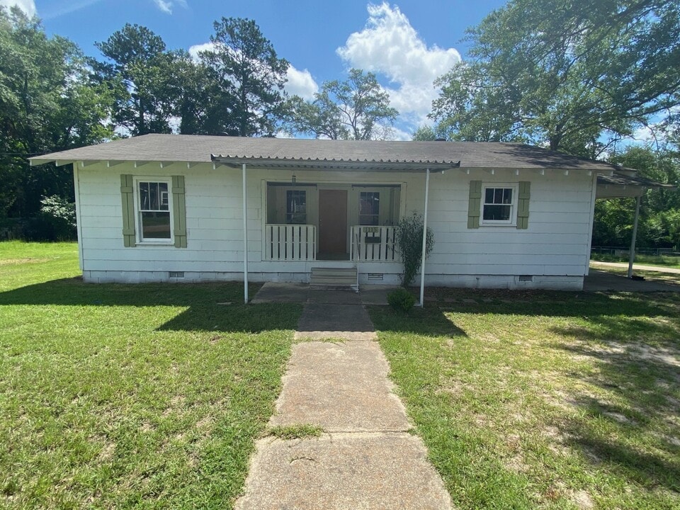 1115 Poplar St in Smackover, AR - Building Photo