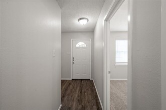230 NE Craig St in Burleson, TX - Building Photo - Building Photo
