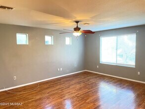 10573 E Pleasant Pasture Dr in Tucson, AZ - Building Photo - Building Photo