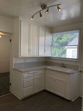 609 Kelton Ave, Unit 609.5 in Los Angeles, CA - Building Photo - Building Photo