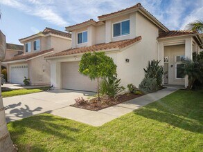 2042 Redwood Crest in Vista, CA - Building Photo - Building Photo