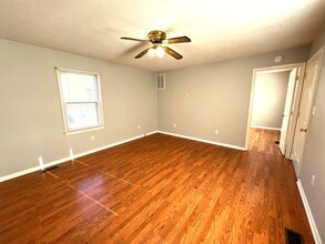 116 Iron Cloud Rd in Kenbridge, VA - Building Photo - Building Photo