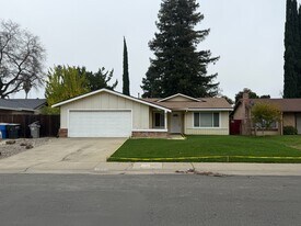 2680 Millcreek Dr in Sacramento, CA - Building Photo