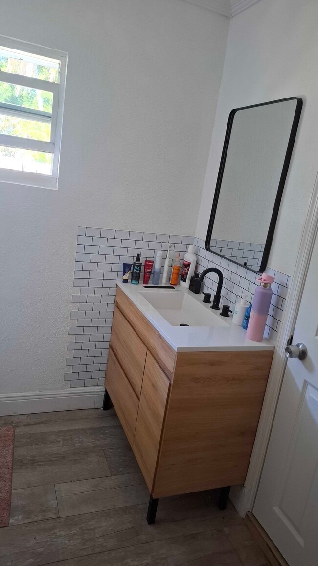 1345 NE 5th Terrace in Fort Lauderdale, FL - Foto de edificio - Building Photo