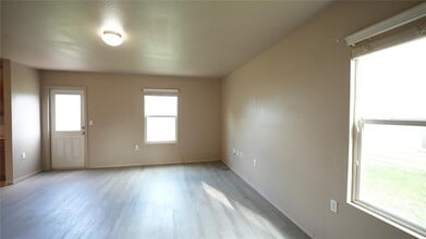 5705 Knoll Pines Pass in Austin, TX - Building Photo - Building Photo