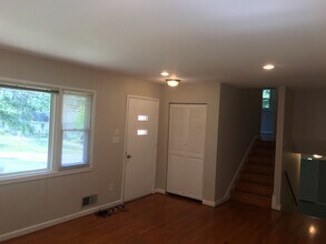 1115 Westbriar Ct NE in Vienna, VA - Building Photo - Building Photo