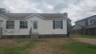 315 Tyrone Ave in Waukomis, OK - Building Photo