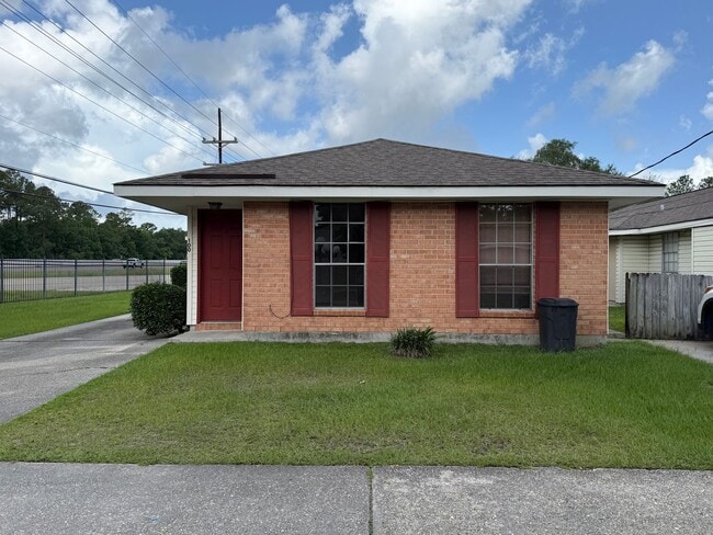 property at 100 Pkwy N Dr