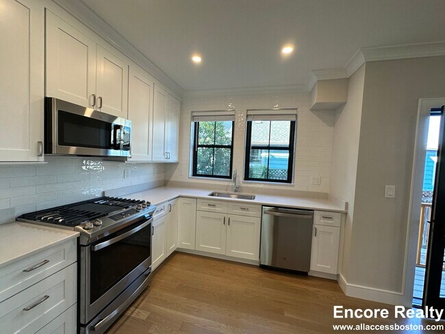 295 Lamartine St in Boston, MA - Foto de edificio - Building Photo