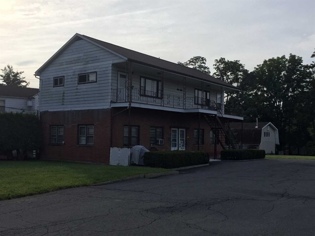 71 Old Glenham Rd in Fishkill, NY - Foto de edificio - Building Photo