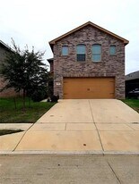 712 River Hill Ln in Fort Worth, TX - Building Photo