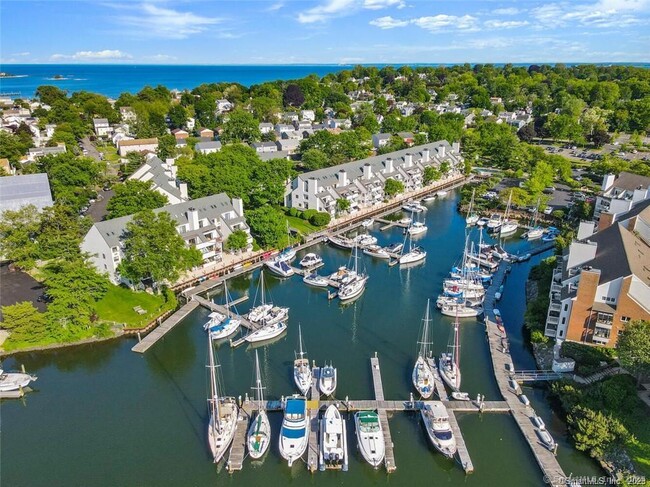 79 Harbor Dr in Stamford, CT - Building Photo - Building Photo