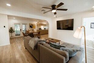 1824 N 12th St in Waco, TX - Building Photo