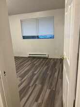 220 Ellingson Dr in Pacific, WA - Foto de edificio - Building Photo