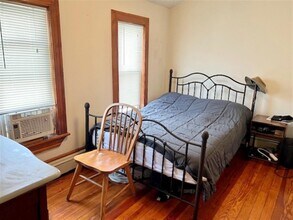 33 Rogers Ave, Unit 1 in Somerville, MA - Building Photo - Building Photo