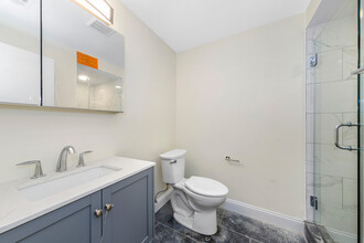 70 Stanley Ave, Unit #1 in Medford, MA - Building Photo - Building Photo