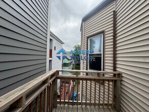 1084 Dorchester Ave, Unit 2 in Boston, MA - Building Photo - Building Photo