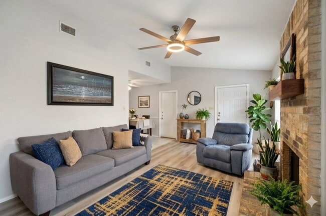 2107 Courtney St in Austin, TX - Building Photo - Building Photo