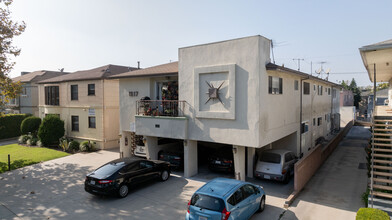 1217 S Orange Grove Ave in Los Angeles, CA - Building Photo - Building Photo