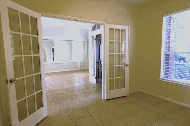 123 N Acacia Park Cir