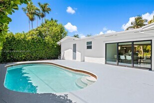 20515 NE 19th Ct in Miami, FL - Building Photo