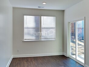 606 Rivermist Dr in Belmont, NC - Foto de edificio - Building Photo