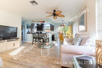 2169 Pueblo Cir in Sarasota, FL - Building Photo - Building Photo