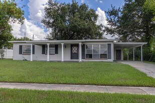 512 MacArthur Dr in Orlando, FL - Building Photo