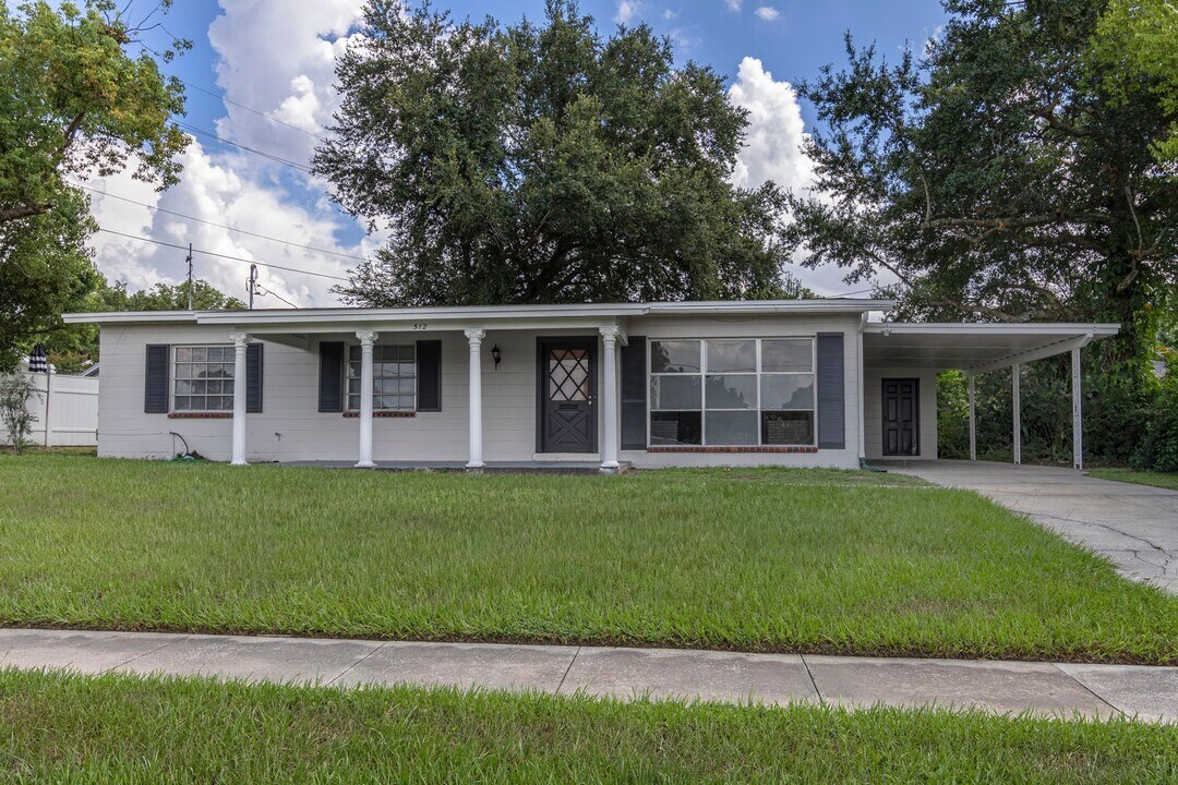 512 MacArthur Dr in Orlando, FL - Building Photo
