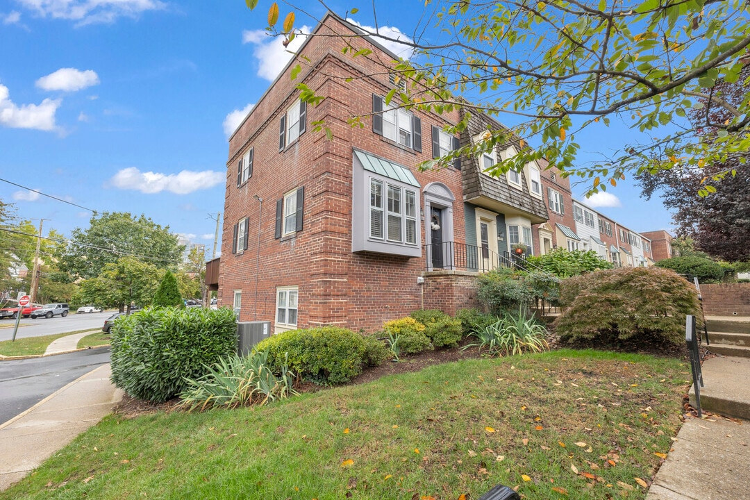 4800 Bradley Blvd, Unit 198 in Bethesda, MD - Building Photo