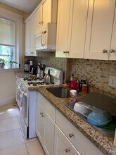 17 Short St, Unit 2 in Brookline, MA - Building Photo - Building Photo