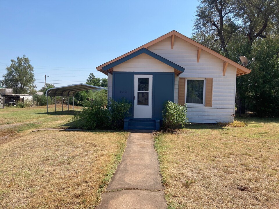 1410 3rd St in Woodward, OK - Building Photo