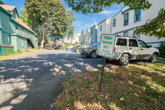 129 Green St, Unit 3 in Syracuse, NY - Foto de edificio - Building Photo