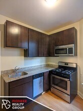 1224 N Dearborn St, Unit 1220-2A in Chicago, IL - Building Photo - Building Photo
