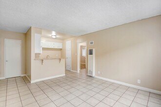 Telegraph Place Apartments in Downey, CA - Building Photo - Building Photo