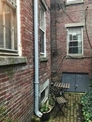 19 Temple St, Unit 1 in Boston, MA - Building Photo