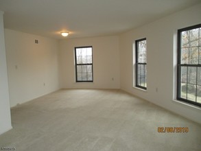 181 Long Hill Rd-Unit -10 in Little Falls, NJ - Building Photo - Building Photo
