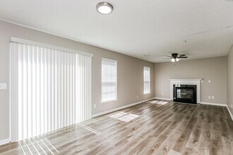 8534 Appledale Dr in Charlotte, NC - Foto de edificio - Building Photo