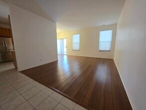 3996 Blackstone Dr in Aurora, IL - Foto de edificio - Building Photo