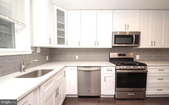 1271 S 24th St in Philadelphia, PA - Building Photo